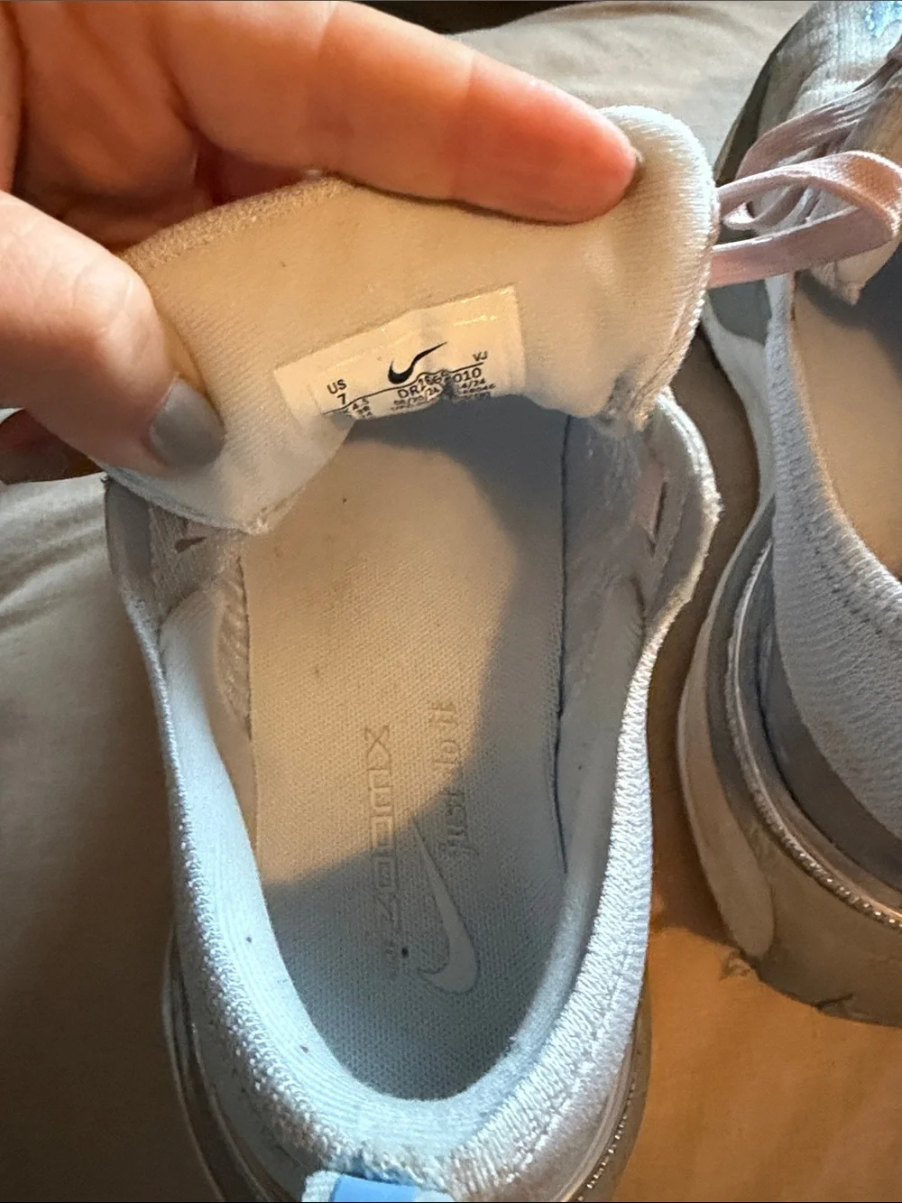 Nike off accents flexible